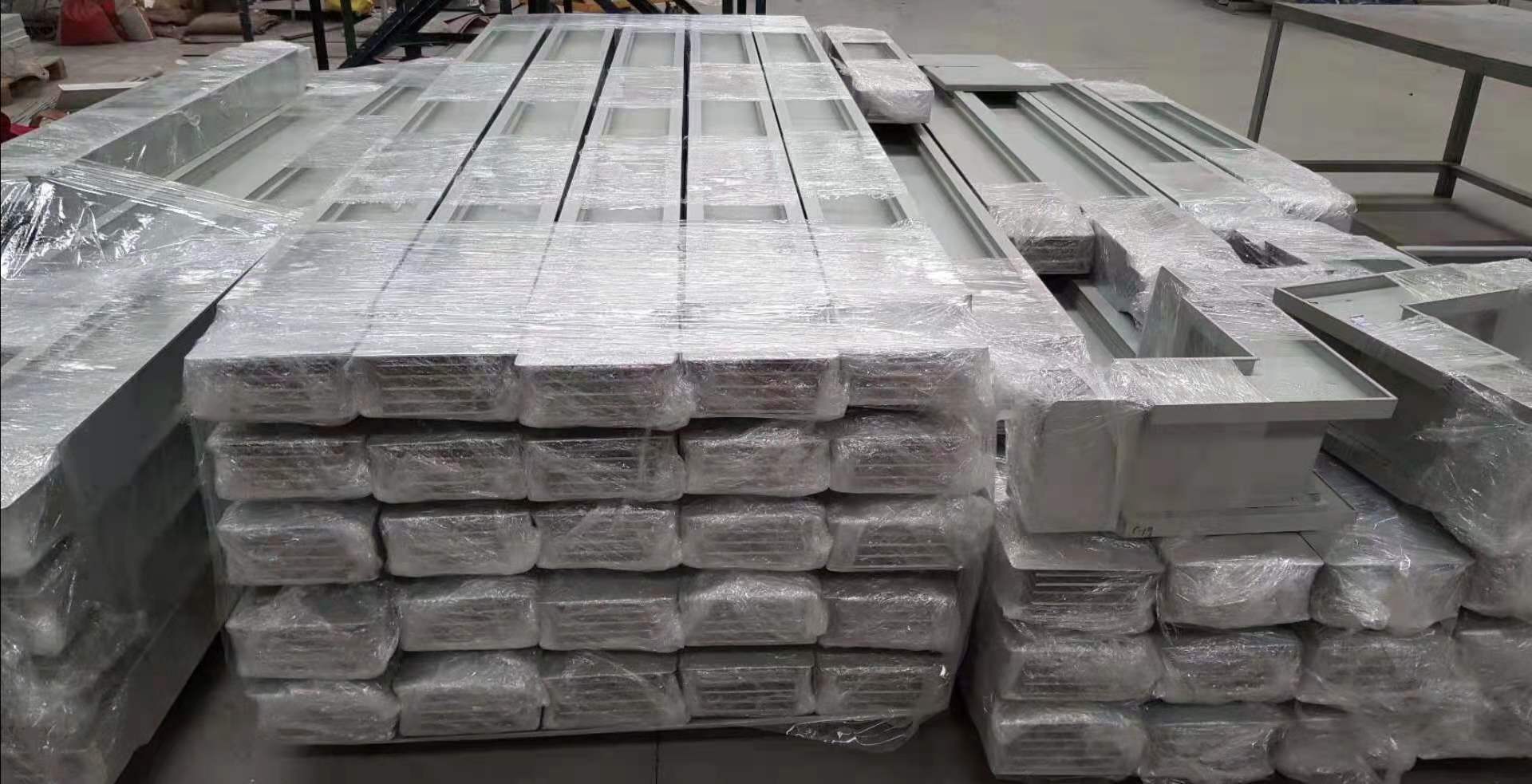 空气密集型母线槽